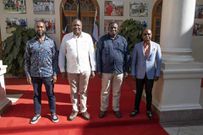 President Uhuru with Governors, Hassan Joho(Mombasa), Salim Mvurya(Kwale) and Amason Kingi(Kilifi)