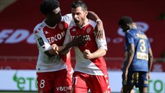Kevin Volland (right) celebrates his 89th-minute goal