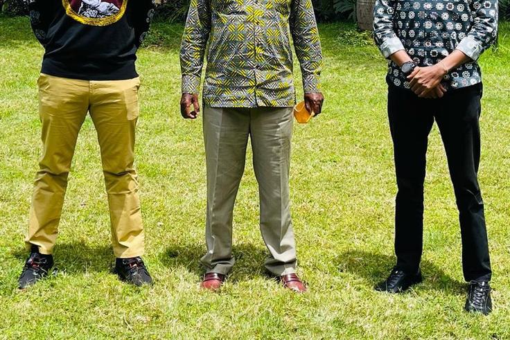 Hassan Joho, Sen. Abdul Haji visit Raila Odinga at his Karen residence (Photos)