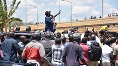 Deputy President William Ruto was on Wednesday, November 11, forced to cut short his speech in Kondele, Kisumu, after a mob hurled rocks at his motorcade.