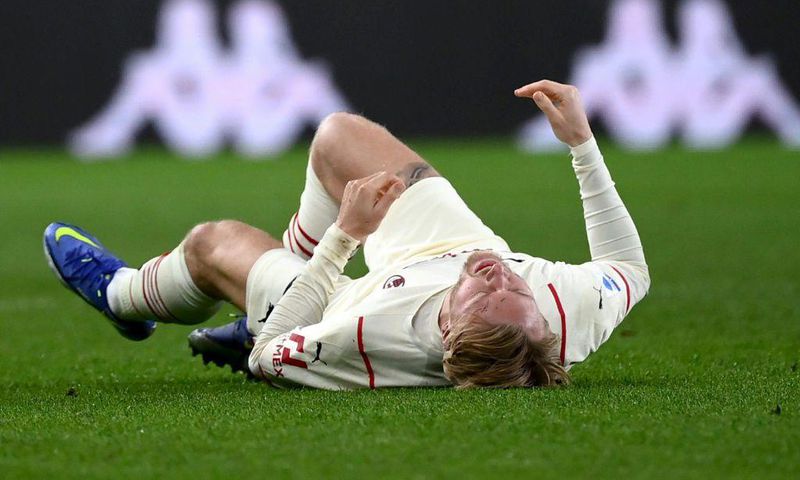 AC Milan's Danish defender Simon Kjaer has had knee ligamemt surgery