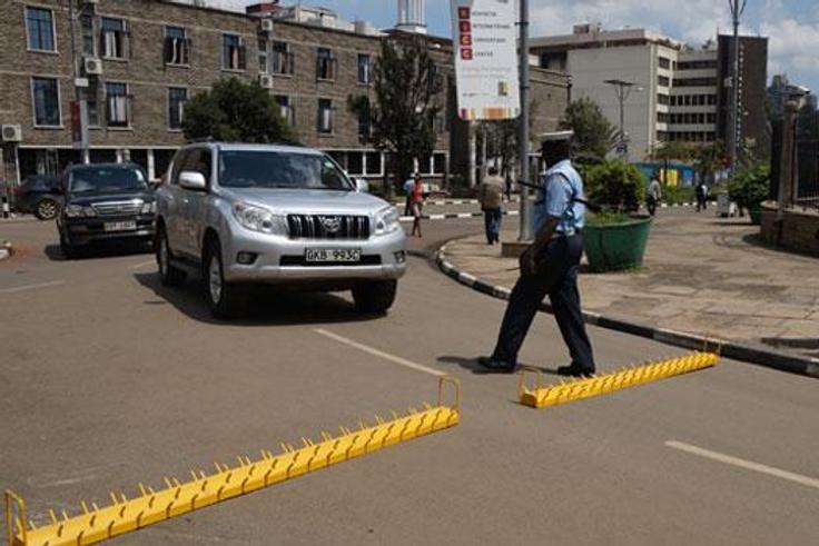 A police roadblock. IG Mutyambai directs traffic check points & roadblocks shall only be mounted with express authority of Regional/Formation Commanders