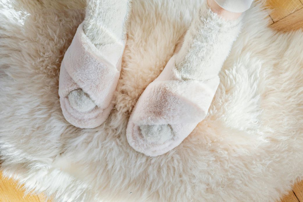 Heated slippers or foot warmer for warm feet