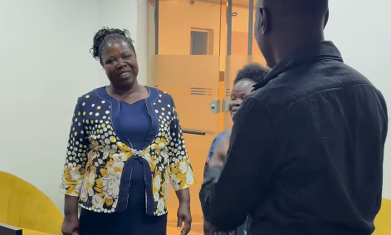 Comedian Butita hosts mum at SPM Buzz studios