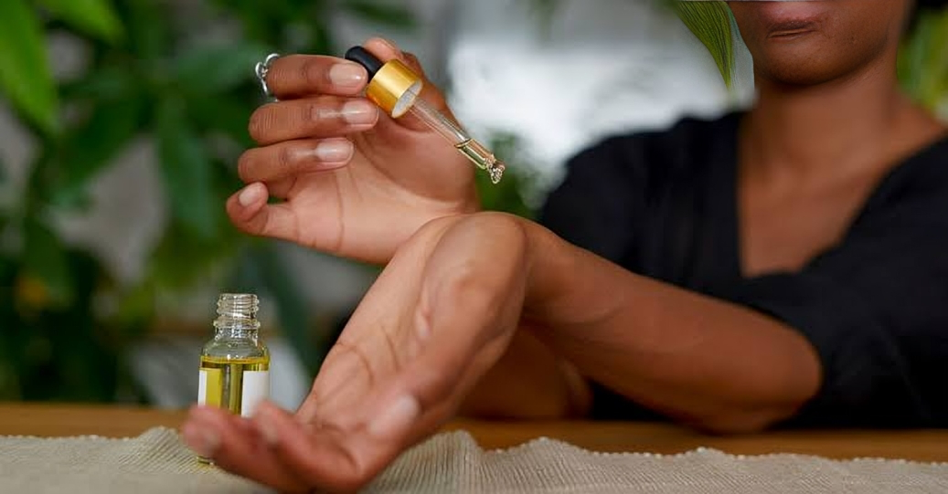 Applying mosquitoes herbel repellent
