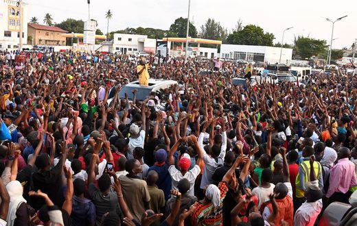 President William Ruto was met with a thunderous reception upon his arrival in Mombasa for a development tour on Thursday.