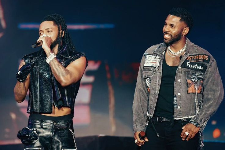 Diamond and Jason Derulo sharing the stage at the at the DStv Delicious Festival in South Africa