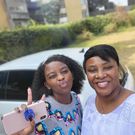 Kanze Dena and her younger sister (Instagram)