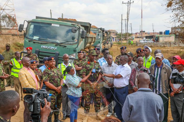 The Kenya Army Corps of Engineers, led by Combat Engineers Brigade Commander Brigadier Victor Mburu and Construction Engineers Brigade Commander Brigadier Joseph Mutua, during the launch of the construction of the Gatundu-Munyu road in Kamagambo.