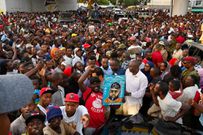 President William Ruto was met with a thunderous reception upon his arrival in Mombasa for a development tour on Thursday.
