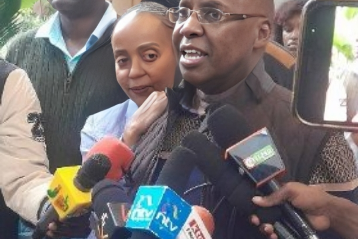 Jimi Wanjigi addressing the press alongside his wife Irene Nzisa Wanjigi after a raid at his Muthaiga home