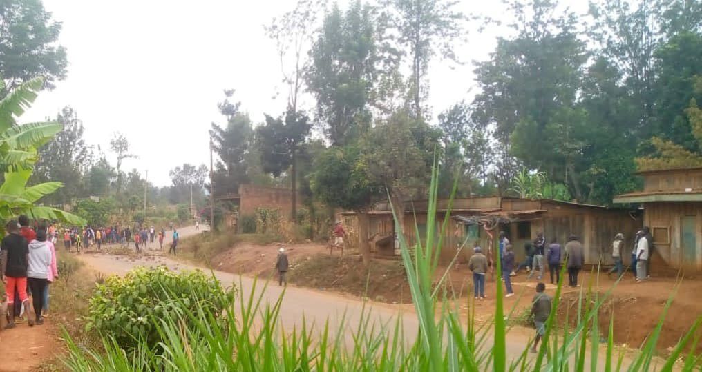 Igoji East residents protests against the Meru Diocese