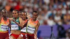 Faith Kipyegon and Gudaf Tsegay during the Paris 2024 Olympics 5,000 metres race