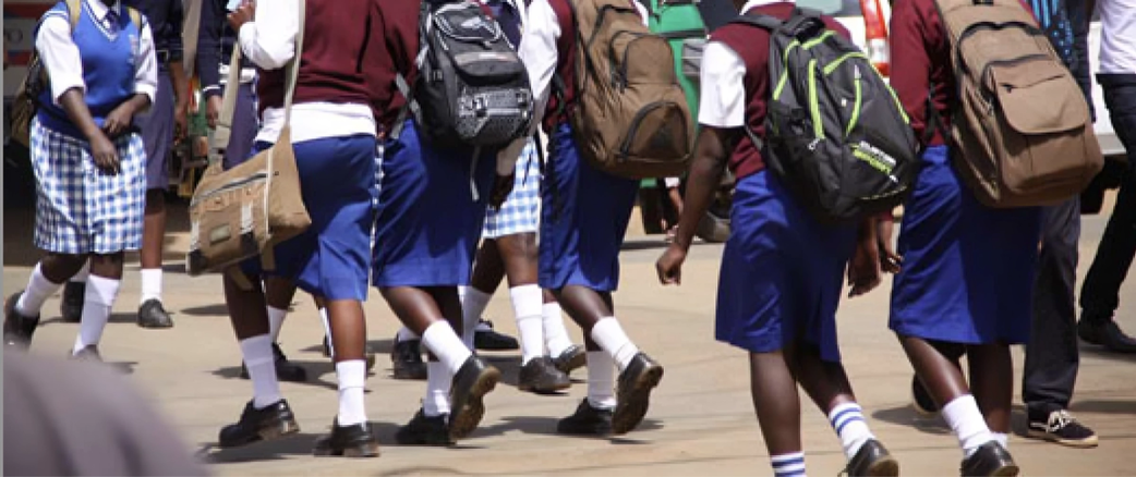 6 mischievous stopovers high schoolers make before heading back to school
