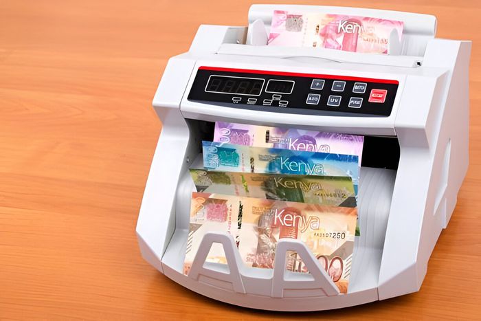 How cash counting machines work and detects fake currencies