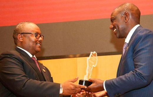 President William Ruto receiving the ALMA Joyce Kafanabo Award, honouring Scorecard Excellence and Innovation in the fight against Malaria, on behalf of the Republic of Kenya in Addis Ababa, Ethiopia on February 18, 2023 (Courtesy: PPS)