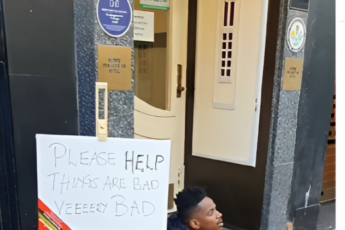 Eric Omondi begging for money in London