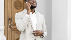 Businessman-talking-phone