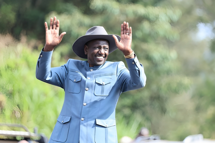 President William Ruto greets a crowd during his working tour of Mt Kenya region