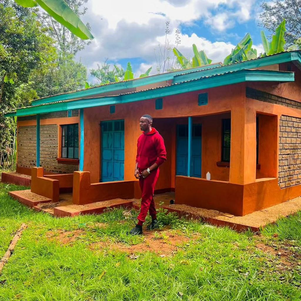 Fans' doubts & reactions after Ezra unveils new house