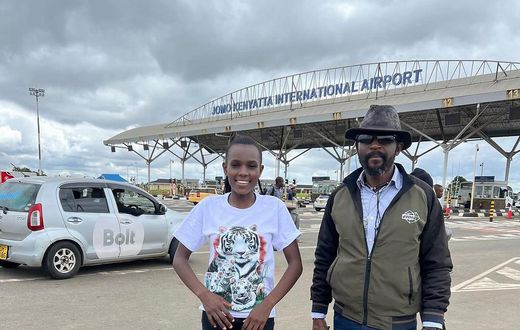 Dem Wa Facebook and her dad ( Instagram)