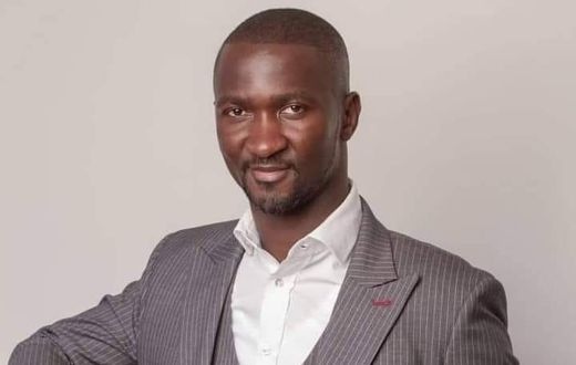 Dr Maxwell Okoth