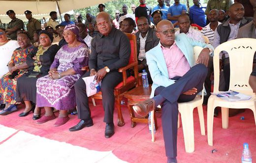 Khalwale in another dramatic clash with Governor Fernandes Barasa in Kakamega