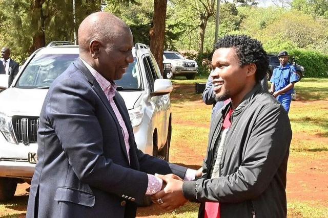 A past photo of comedian Chipukeezy with President William Ruto
