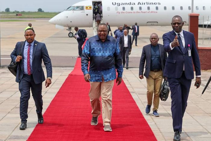 Uhuru sends tongues wagging after ditching Kenya Airforce for Uganda Airlines