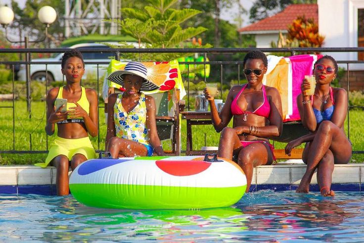 Akothee and her daughters (Instagram)