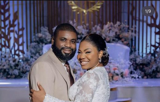 Mercy Chinwo and Blessed Uzochikwa wedding picture