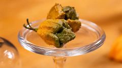 The world's hottest pepper {HEATONIST/JULIAN BRACERO}