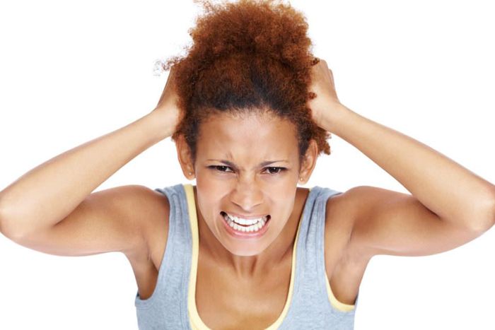 How to relieve an itchy scalp (Black Hair Information)