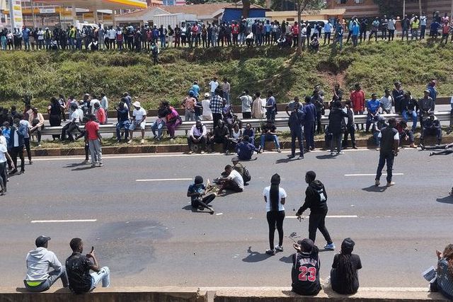 JKUAT students protest along Thika Superhighway over Denzel Omondi's death