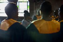 Faithless S01 Church choir