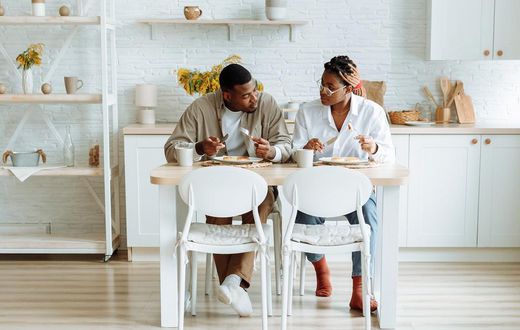 A couple eating breakfast together [Photo: Thirdman]