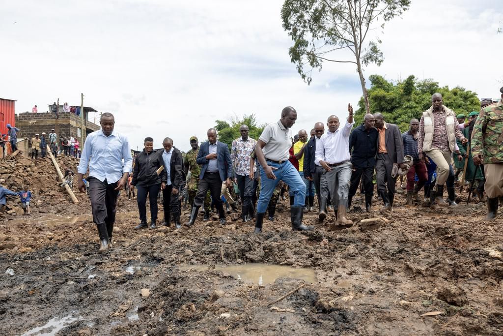 President William Ruto in Mathare to assess flood situation at the area on May 6, 2024