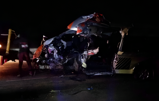 The wreckage of the PSV involved in the road accident at Londiani on the Nakuru-Kericho Highway on Saturday, December 02 [Courtesy: Red Cross Kenya]