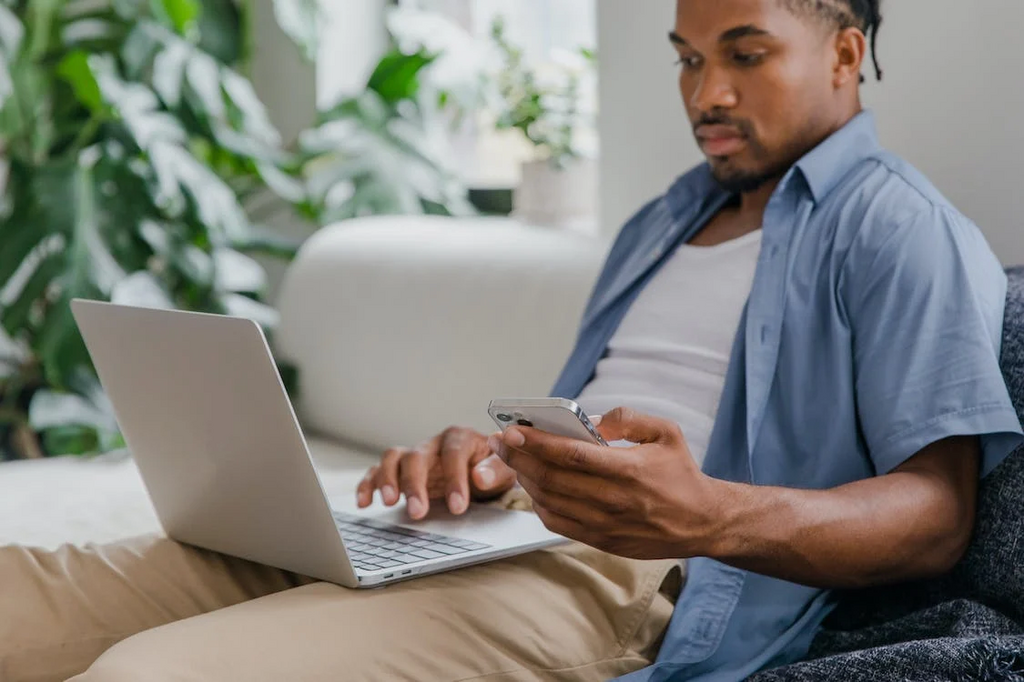 Do men who use laptop on their laps have low sperm quality[pexel]