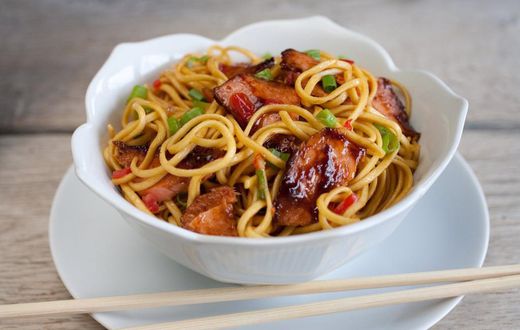 ___4217142___https:______static.pulse.com.gh___webservice___escenic___binary___4217142___2015___9___30___17___HotSmokedSalmonSpicyNoodles-6104-60399549-f8a6-4fe4-a080-ca53eec673c3-0-1280x854