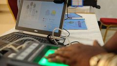 A voter's biometric being collected during an IEBC registration process (Twitter)