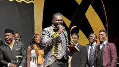 Daudi Anguka making his speech after winning at the Kalasha Film and TV awards