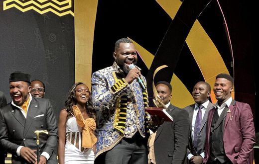 Daudi Anguka making his speech after winning at the Kalasha Film and TV awards