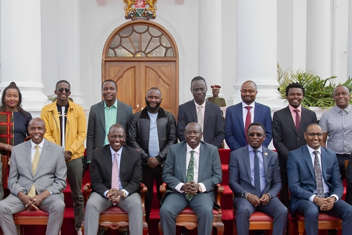 President William Ruto (2nd from left), DP Rigathi Gachagua, Eddie Butita (behind DP Gachagua) and other content creators and government officials at State House on June 2, 2022.