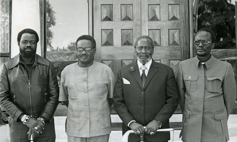 Angolan liberation leaders, from L to R Jonas Savimbi, Agostinho Neto, and Holden Roberto with Mzee Jomo Kenyatta at Nakuru State Lodge on June 21, 1975