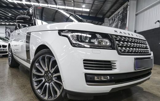 A 2019 Range Rover vogue
