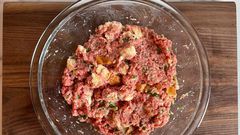 Like Garten's recipe, all of Drummond's ingredients were combined in a bowl.