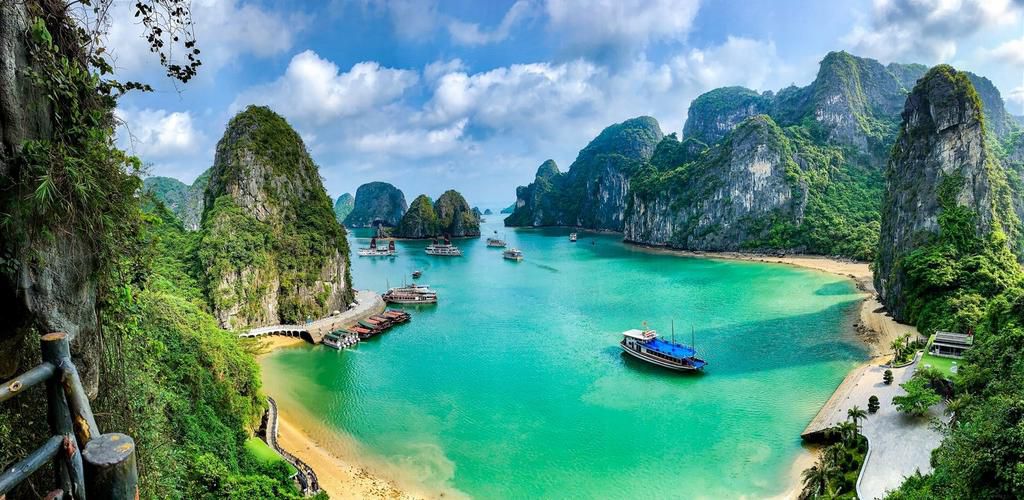 Ha Long Bay, Vietnam [GeekyPlanet]