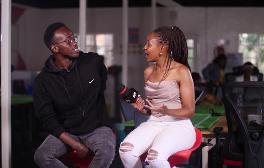 Singer Kinoti (left) and Pulse Kenya presenter Muthoni Irungu