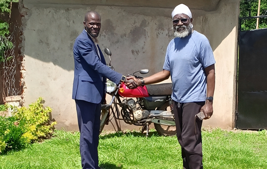Nuru Okanga (left) and George Wajackoyah